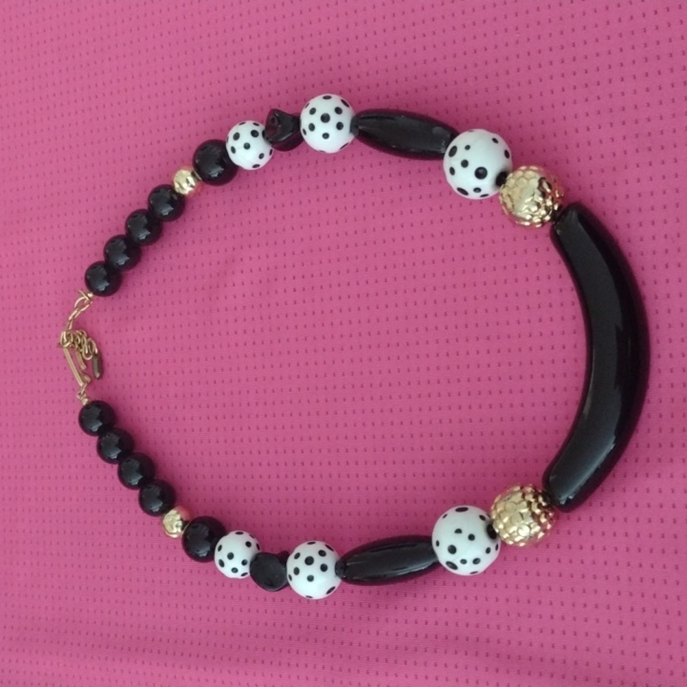 womens necklace Vintage chunky beads black white gold